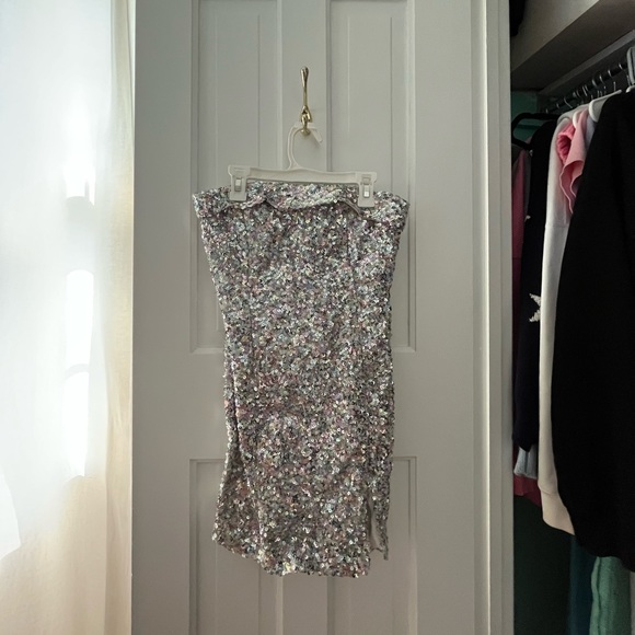 MABLE Triple Threads Sequin Silver Mini Dress - Picture 1 of 4